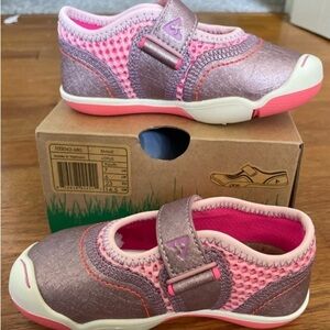 PLAE Emme Size 7. EUC.